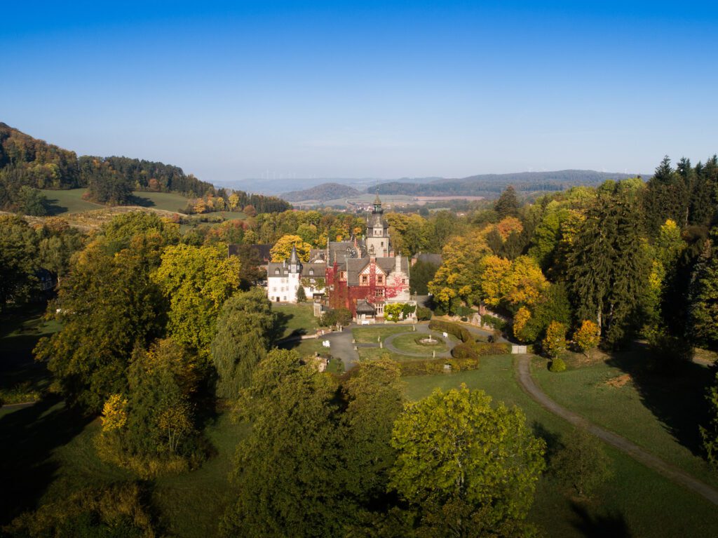 Schloss Ramholz in der freien Natur